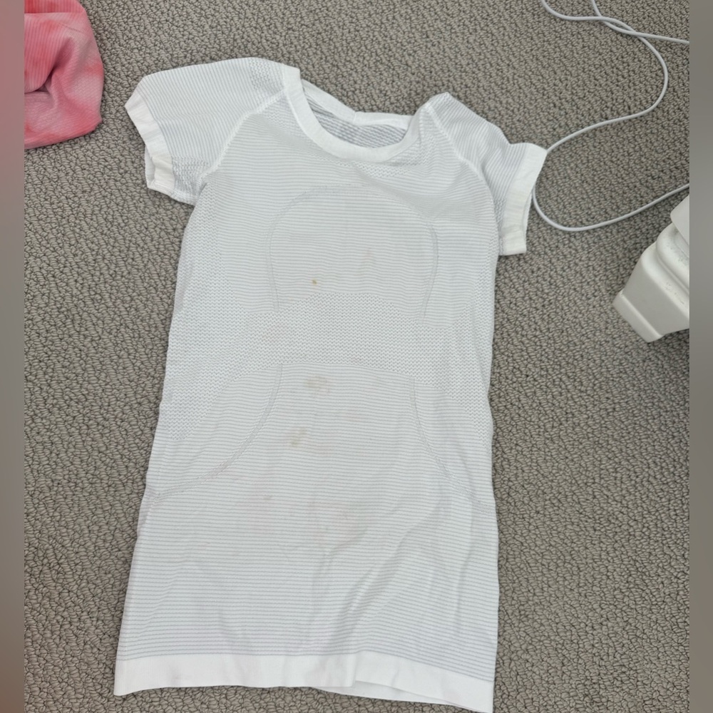 White lululemon swiftly tech
